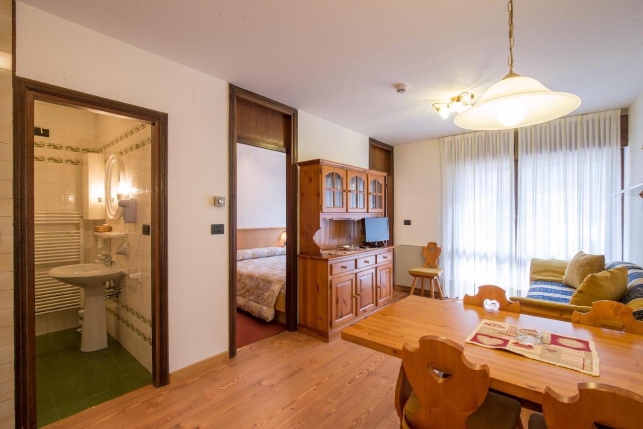 Residence Edelweiss San Martino Di Castrozza Exterior photo